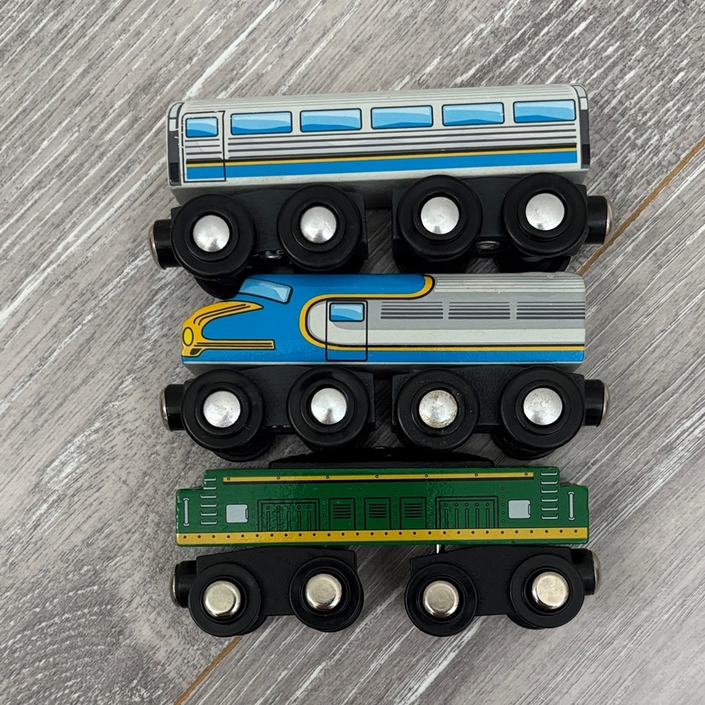 Set of Wooden Magnet Trains - Picture 2 of 8